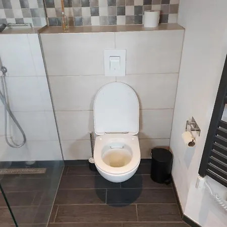 Lägenhet Lovely Room, Easy Access To E45 Highway *